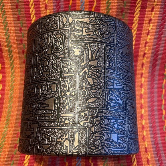 Ice bucket 6” x 5.65” vinyl wrap w/3-D embossed character. Black/bronze - Picture 7 of 8